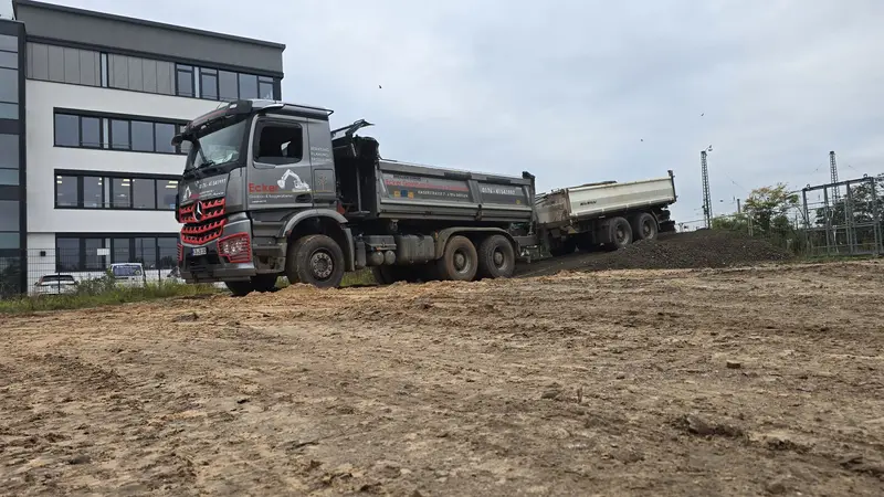 Maschine von Ecker Galabau im Einsatz, Bild 6