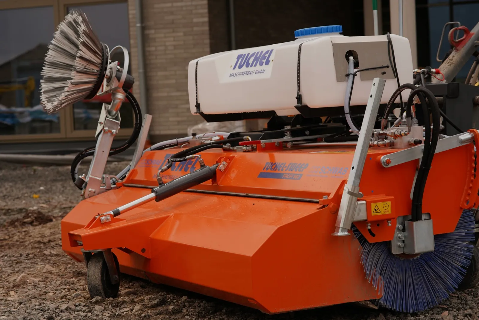 Tuchel Sweep Profi 660 im Fuhrpark von Ecker Galabau
