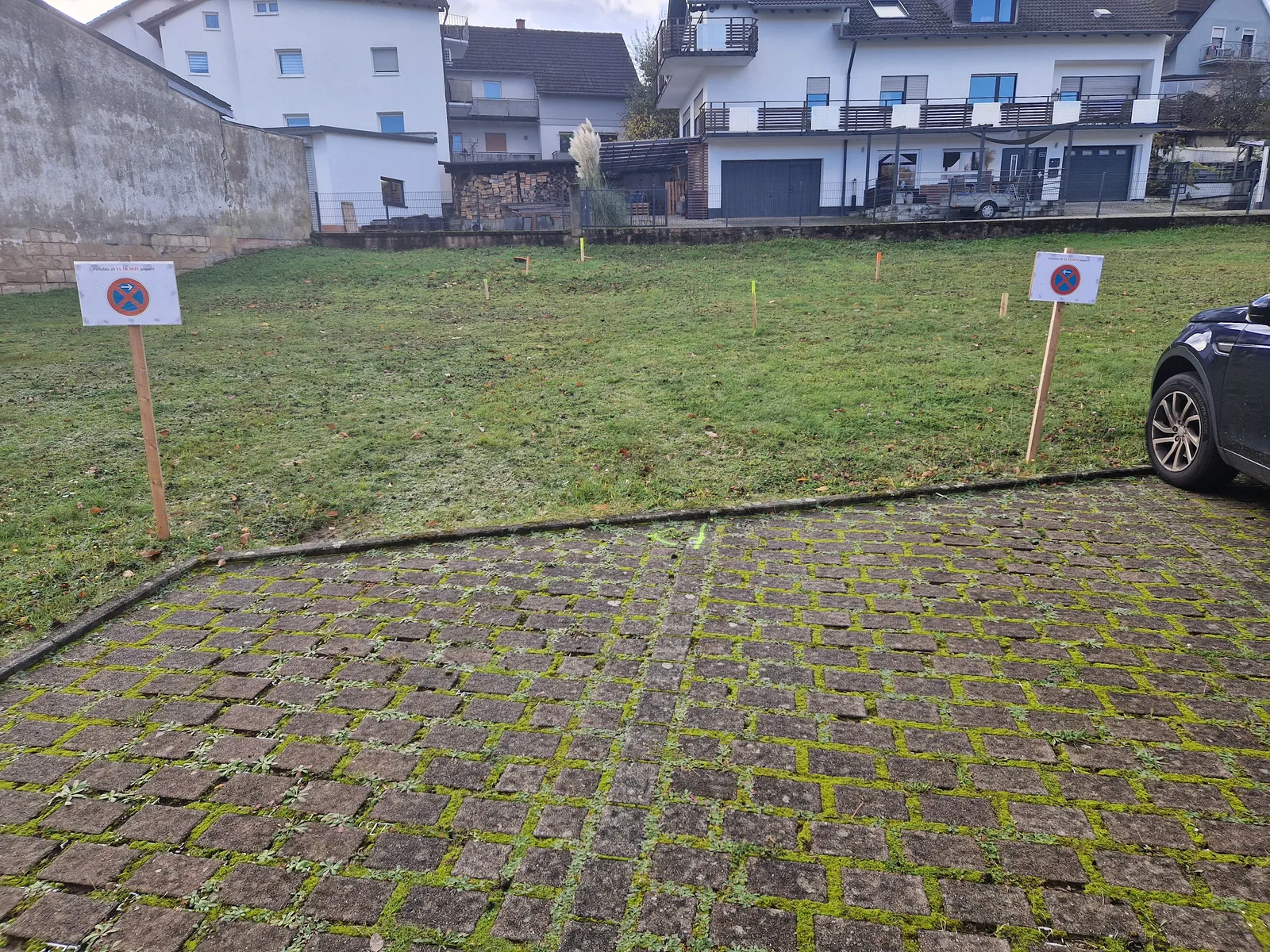 Befestigter Parkplatz in Rodalben mit Pflaster- und Erdarbeiten
